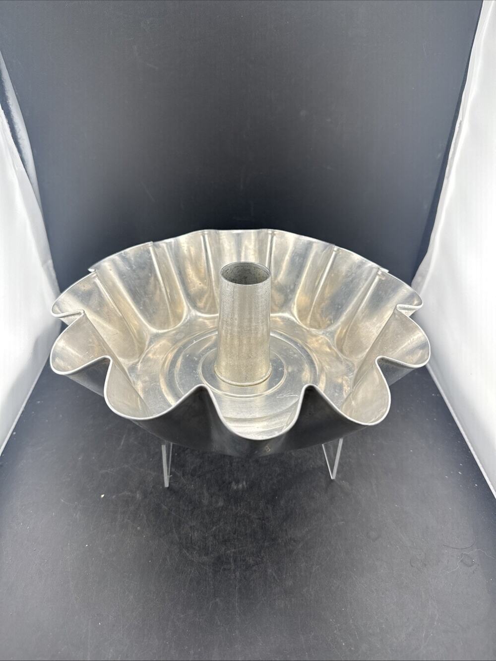 Vintage Le Nard Aluminum Bundt Cake Pan Fluted Tube Mold Made In USA Scalloped